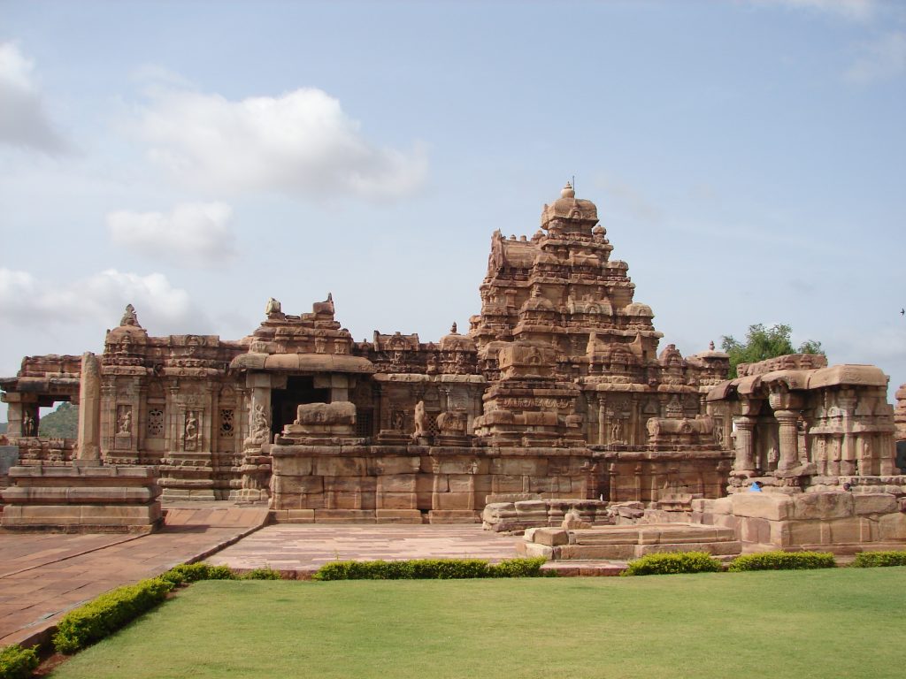 Virupaksha_temple_at_Pattadakal
